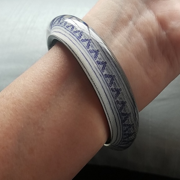 💲2 for $10💲Blue w/ black bangle bracelet - Picture 4 of 6